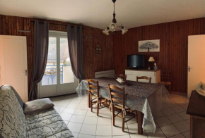 Appart 6 personnes esprit chalet vue sur montagne